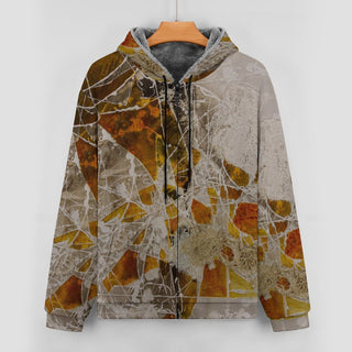 ERDGEWEBE Fleece Zip-Hoodie von REBL ART, Vorderseite auf einem Kleiderbügel